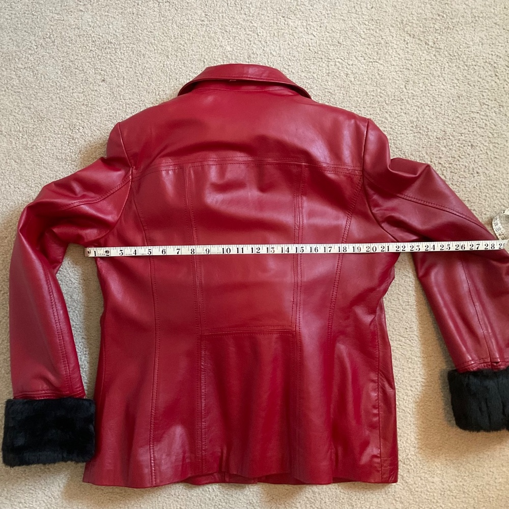 Womens Danier red leather jacket size large. - Picture 4 of 9